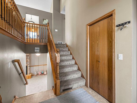 2nd image of 22355 Elston Ave