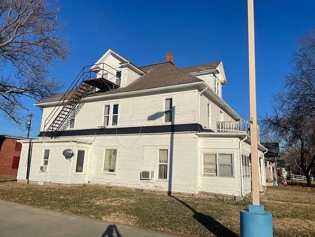 1 bed, 1.0 bath, $750 — Photo 2