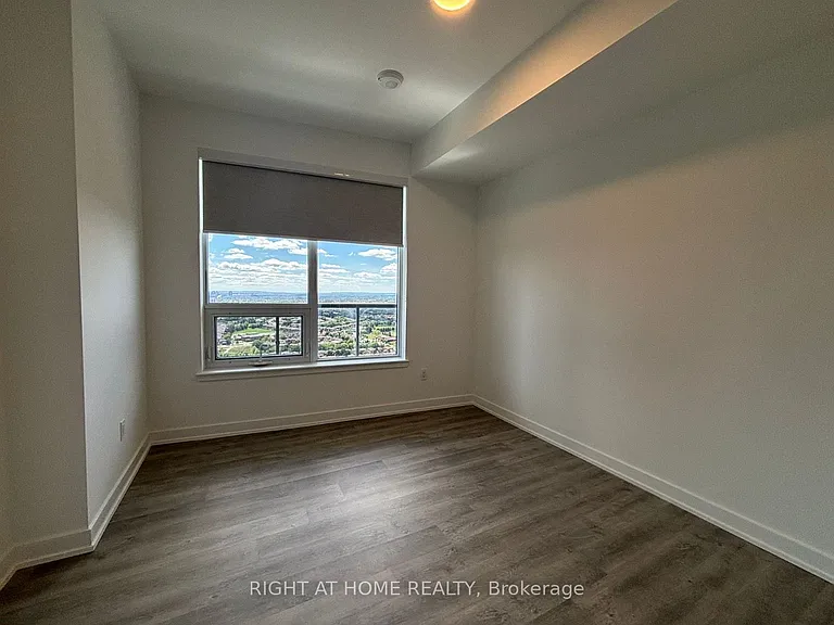 5105 Hurontario St #2905 — Photo 19