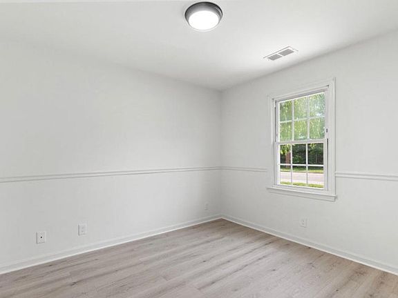 5th image of 3865 Boston Rd
