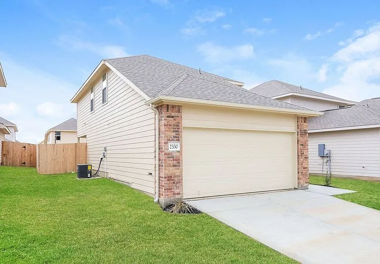 2330 Redlove Dr — Photo 1