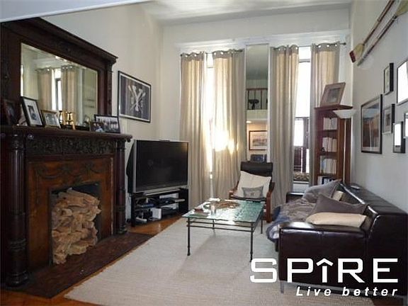 2nd image of 43 W 76th St #3
