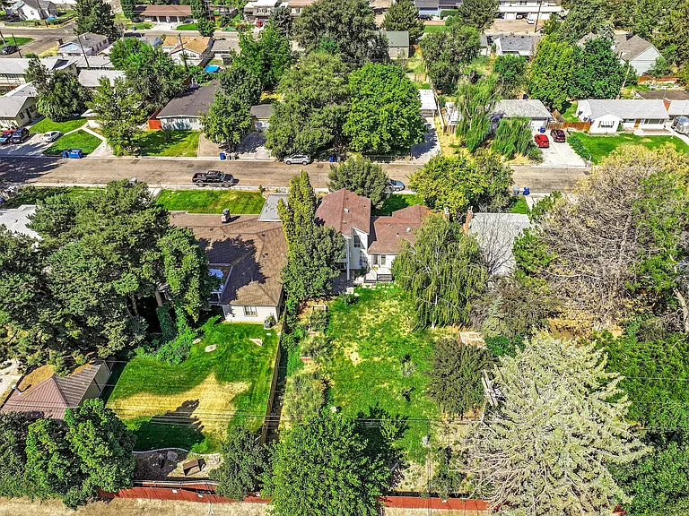 1913 Colorado Ave — Photo 23