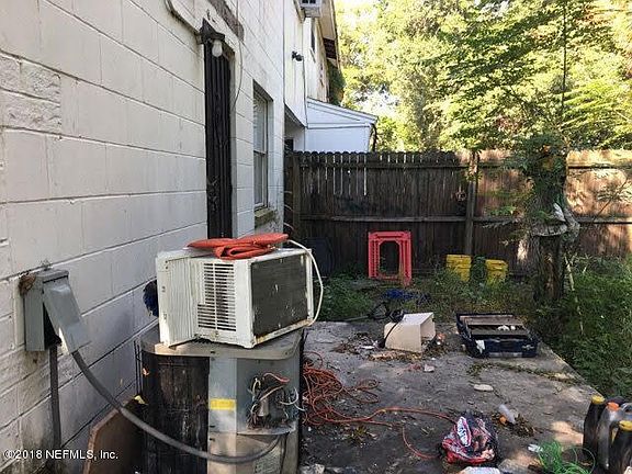 5th image of 1027 Grant St