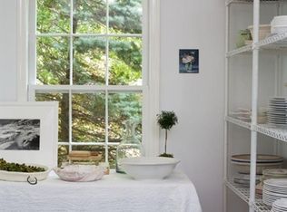 125 Raynor Rd, Southampton, NY 11968