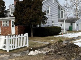 1122 W Elm Tree Rd, Rossford, OH 43460