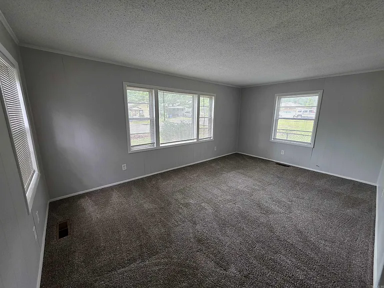 4912 Gum St — Photo 3