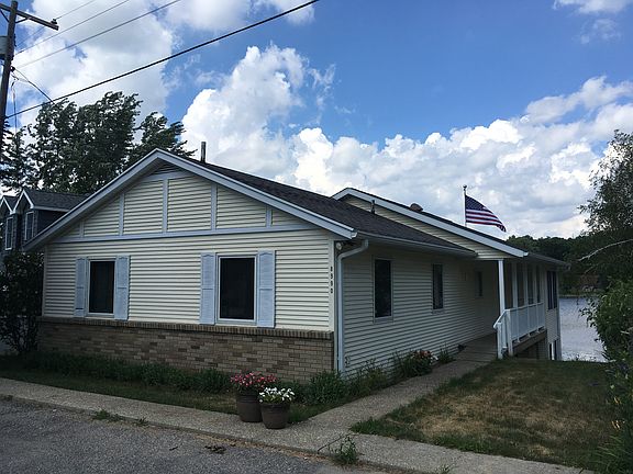 3rd image of 8990 Loveless Dr NE