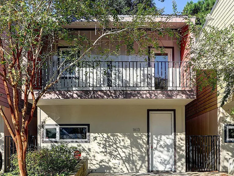 1613 W University Ave — Photo 2
