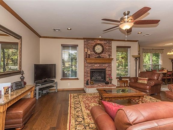 Family / Living Room - View from Entryway