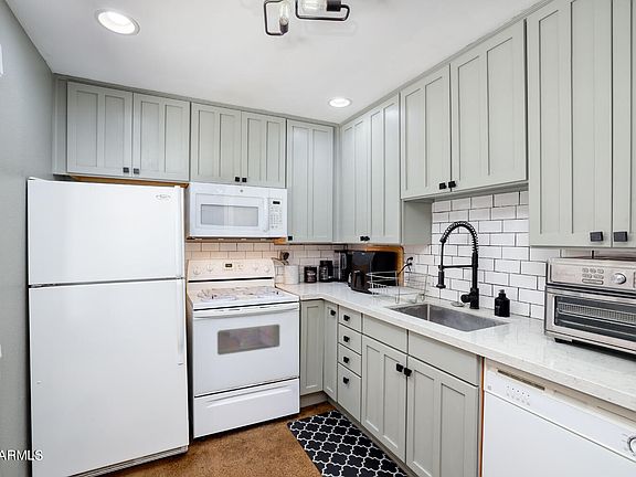 3rd image of 4354 N 82nd St Unit 152