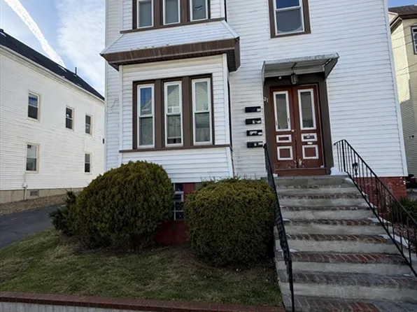 21 Reynolds St, New Bedford, MA 02740