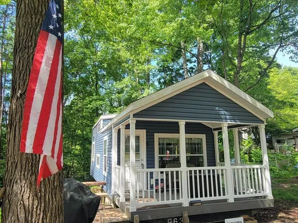 739 Boardman Dr, Bracey, VA 23919