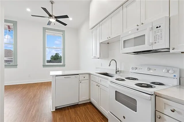 2 bed, 1.0 bath, 927 sqft, $1,543 — Photo 2