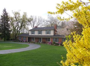 1720 Northumberland Dr, Rochester Hills, MI 48309