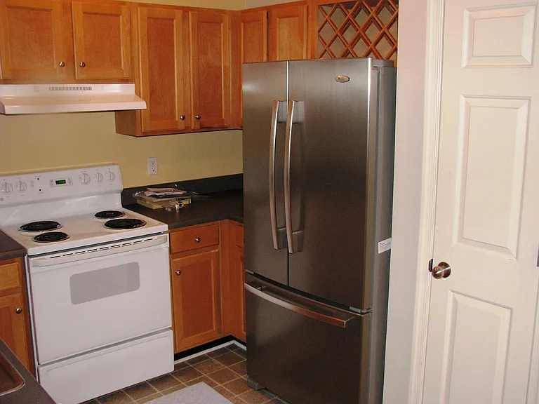 260 Riverbend Dr #4B — Photo 6