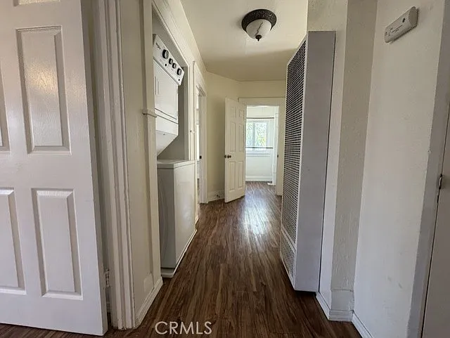 321 W 6th St — Photo 25