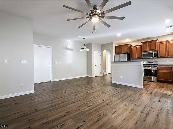 4th image of 1114 Tuscan Sky Ln #101