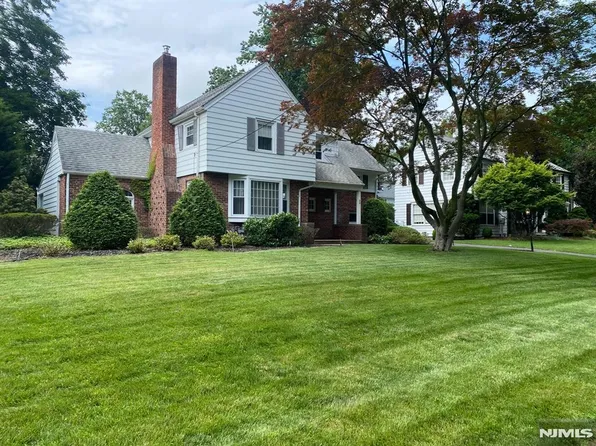 55 Forest Rd, Demarest, NJ 07627
