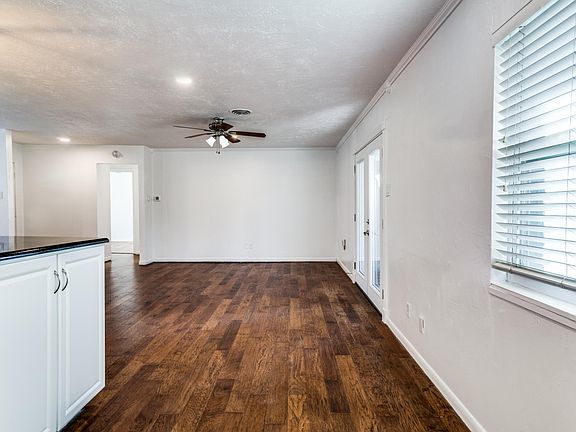 5th image of 3474 Cloverdale Ln