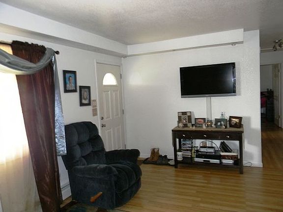 3rd image of 301 Elizabeth Dr