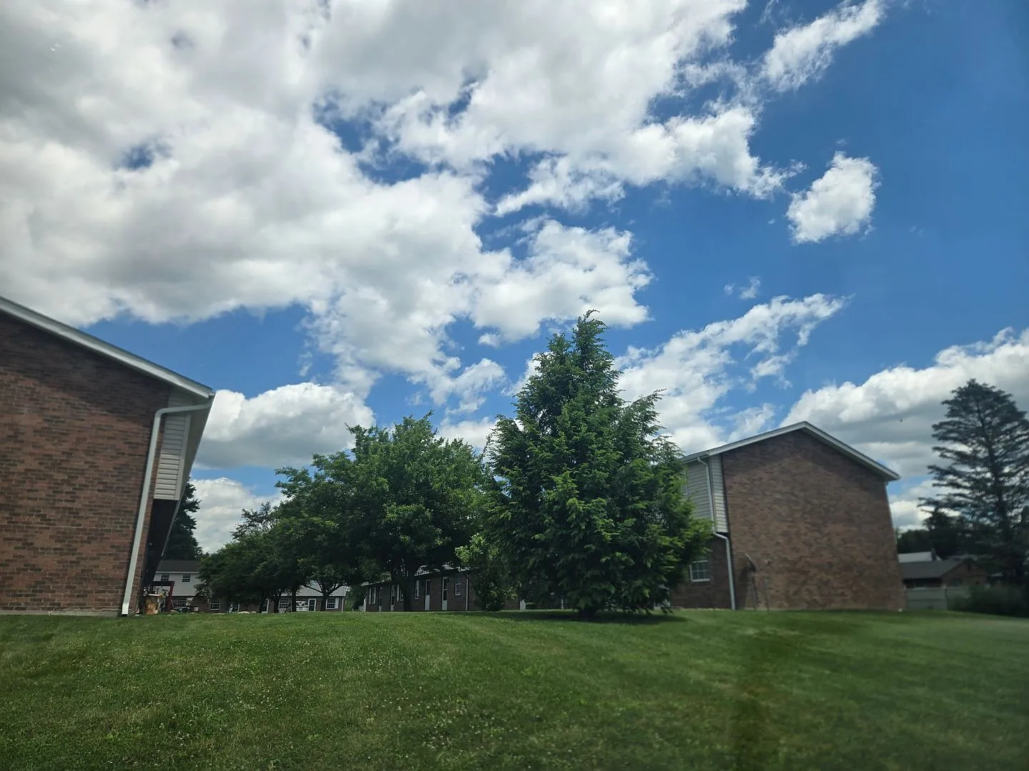 Parkridge Dr — Photo 2