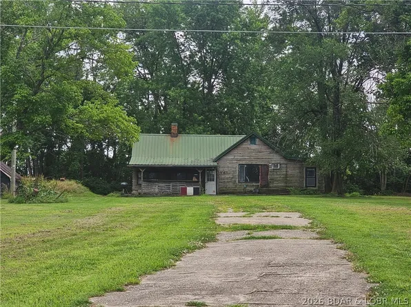 902&906 Railroad Pond Rd, Eldon, MO 65026