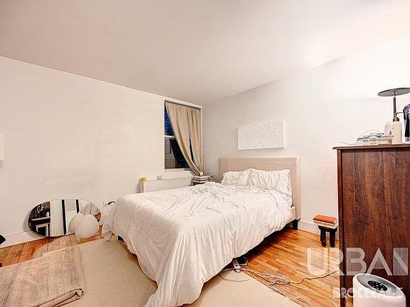 5th image of 123 Bank St APT 180