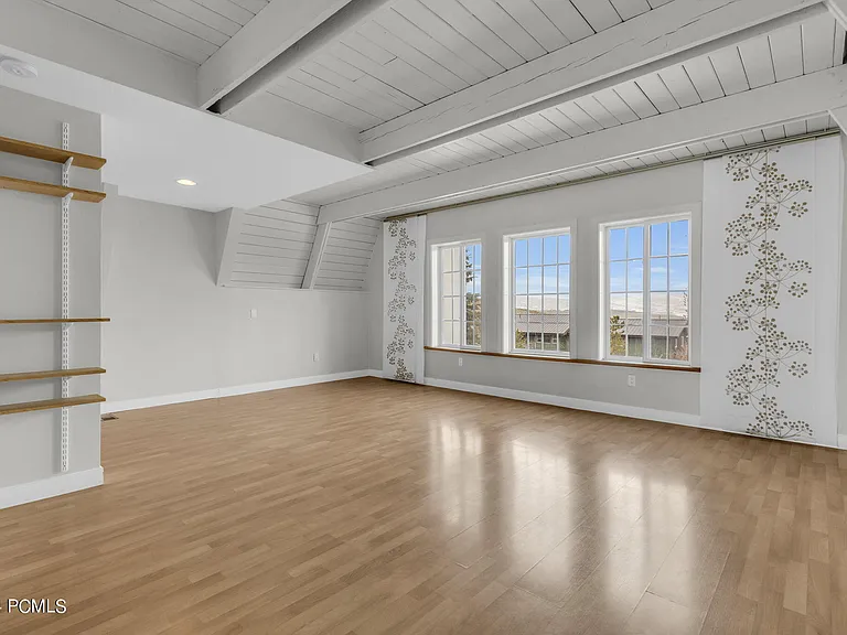 6381 Highland Dr — Photo 7