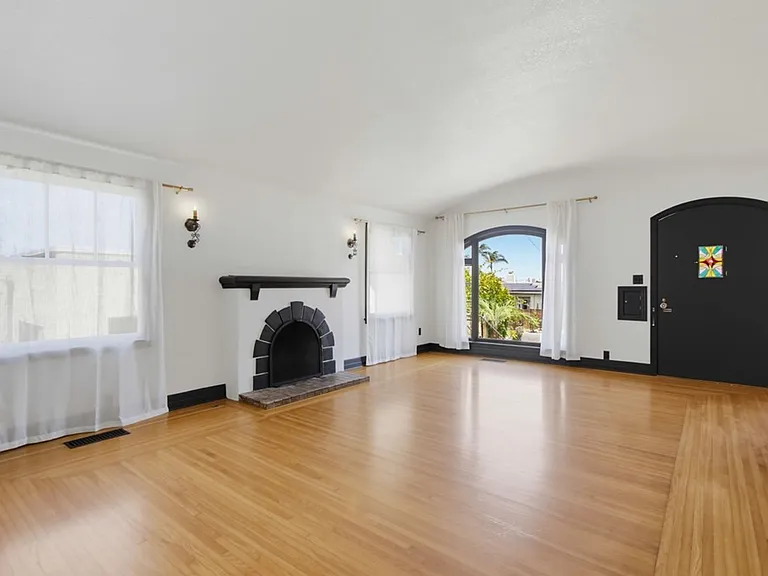 2615 Myrtle Ave — Photo 49