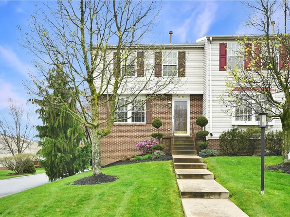 376 New World Dr, Clairton, PA 15025
