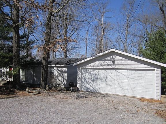 3rd image of 340 Justin Ln