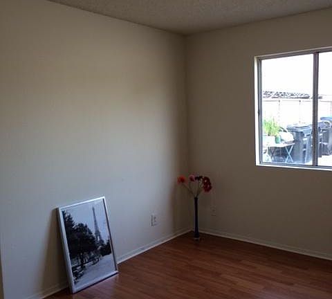 4th image of 237 N Rosemont Ave #3