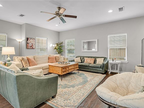 4th image of 410 Montclair Ave