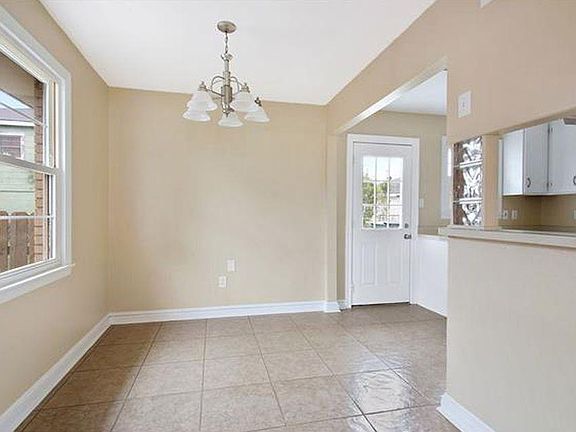 3rd image of 553 Saint Ann St