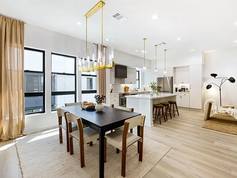 1320 W Cannon Dr #9 — Photo 3