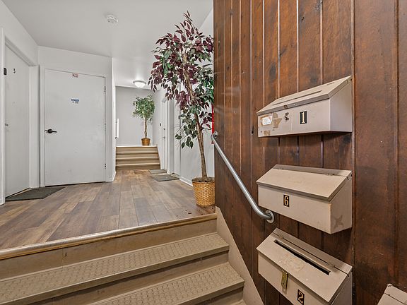 5th image of 304 Hankes Ave APT 9
