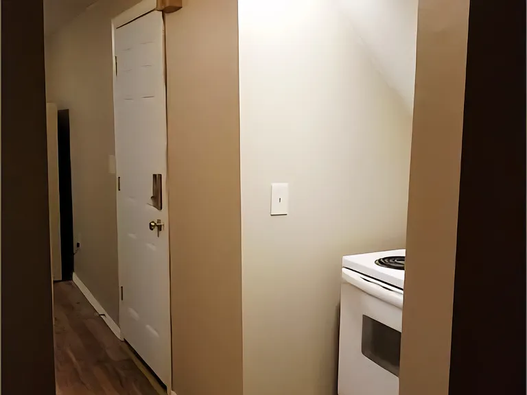 27 Fairview Ave #27B — Photo 9