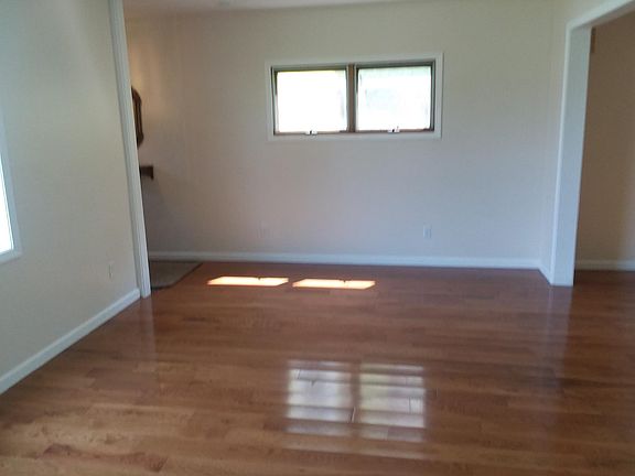 3rd image of 617 Helen St #1