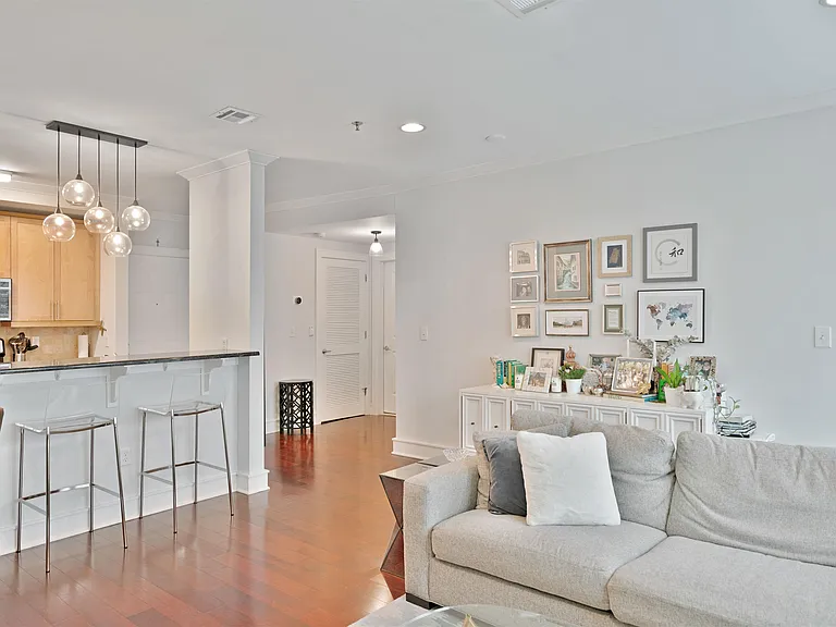 830 Monroe St #3G — Photo 6