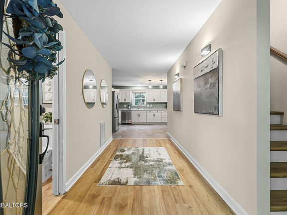 5th image of 10560 Pleasant Hollow Way