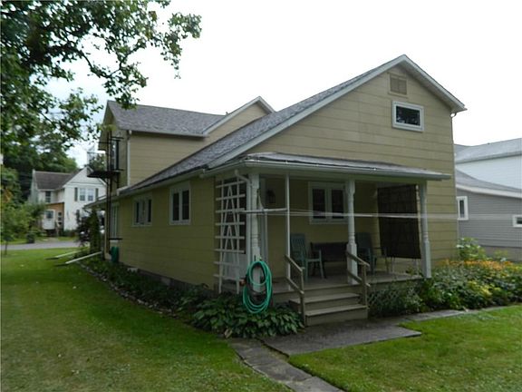 2nd image of 115 Henry St