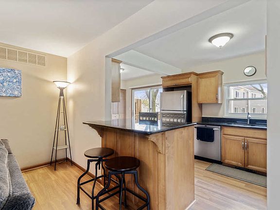 5th image of 2665 Waterford Ct