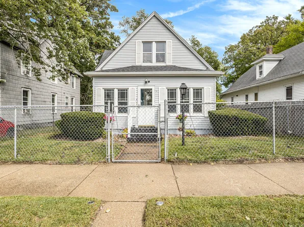 534 Holliday St, Michigan City, IN 46360