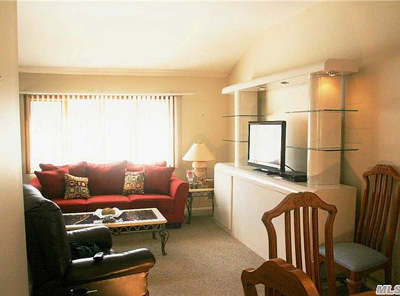 5th image of 120 Morewood Dr