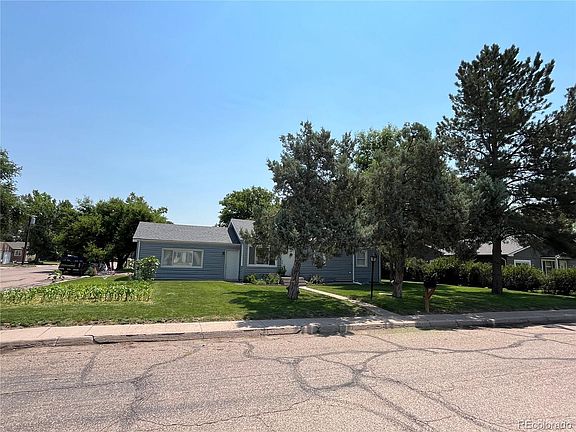 3rd image of 490 Oak Street