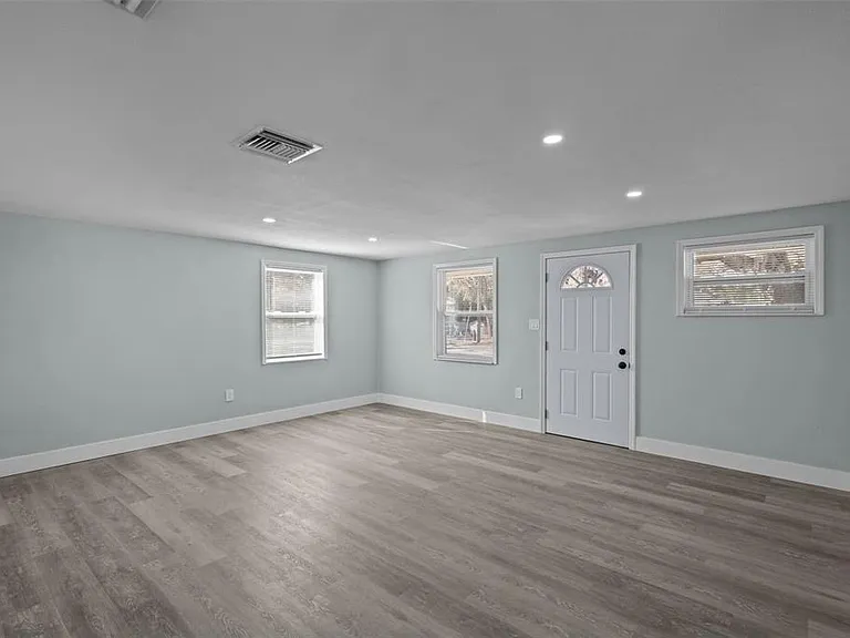 1682 Wilmar Ave — Photo 5