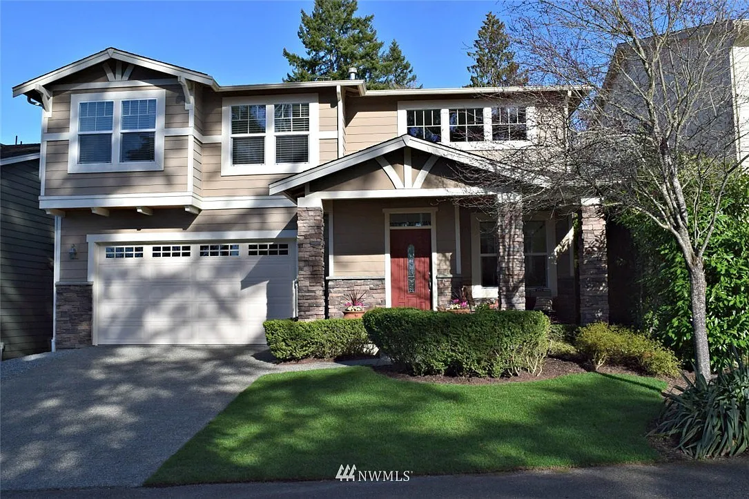 4 bed, 2.5 bath, 3256 sqft, $4,750 — Photo 1