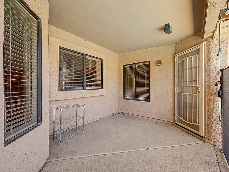 3103 N Meadow Ln — Photo 32
