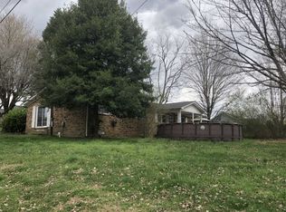 1006 N 1st St, Westmoreland, TN 37186